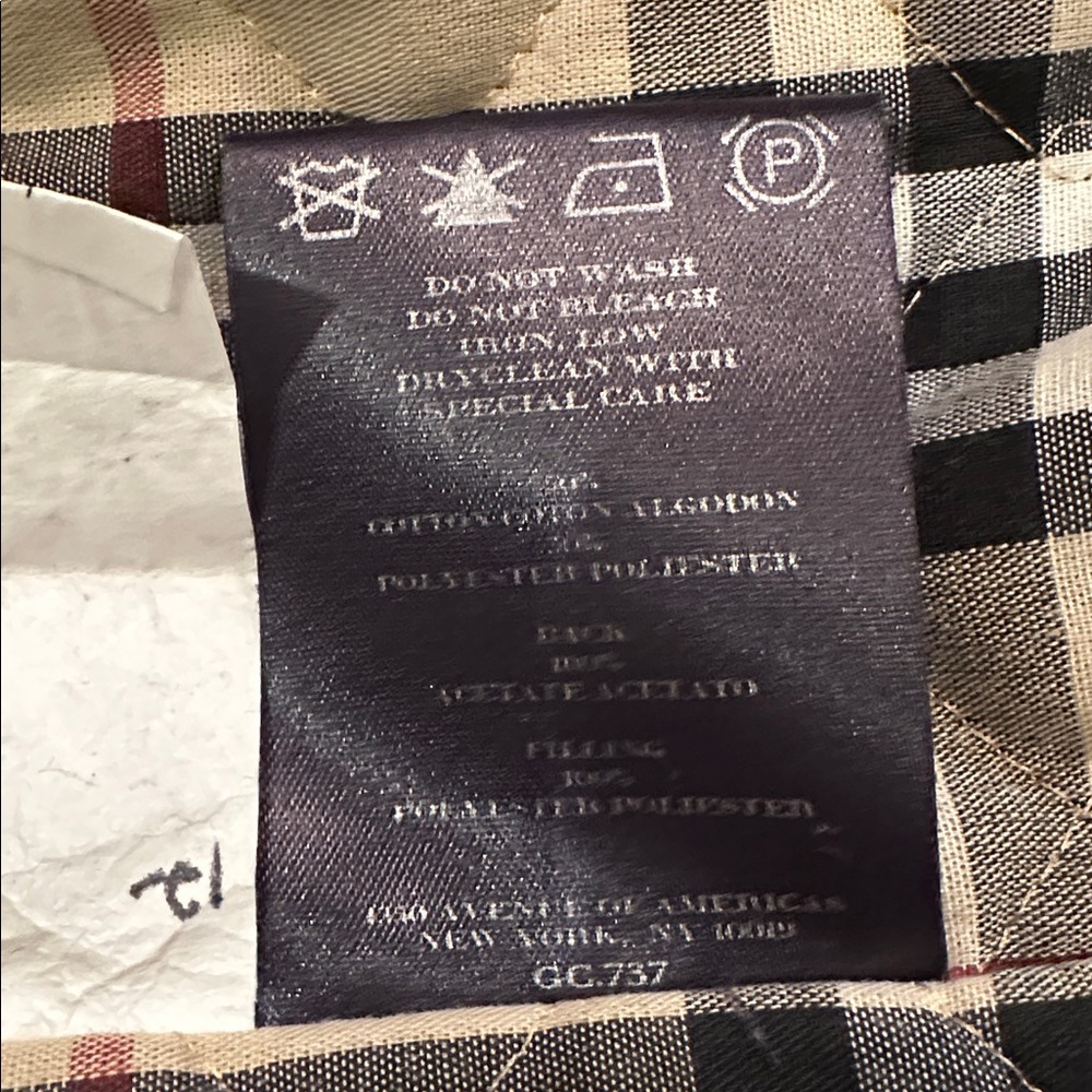 Burberry black coat with plaid quilted removable Interior - Picture 12 of 16
